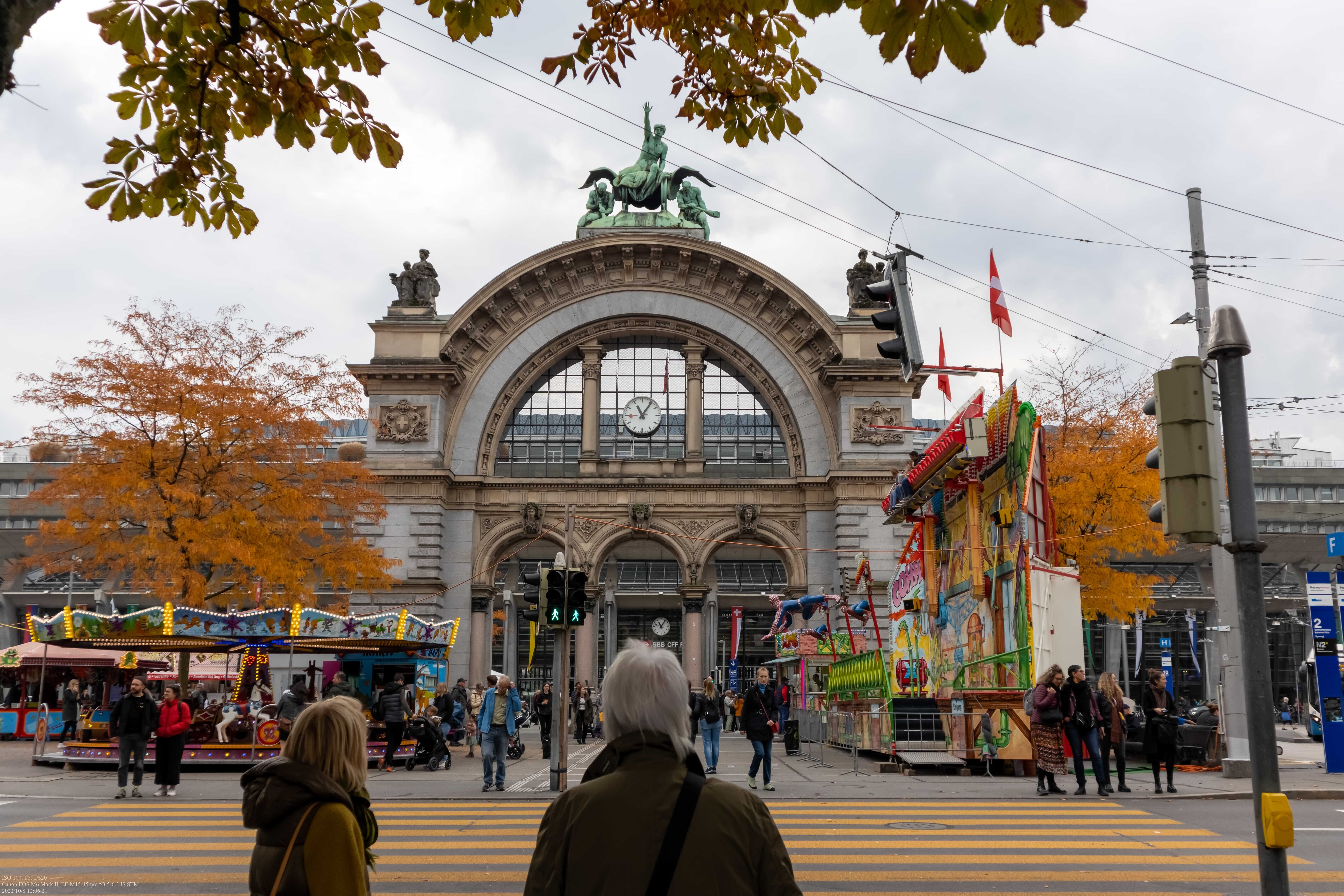 卢塞恩地标建筑之一,码头附近